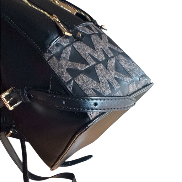 Michael Kors Adina Medium Backpack main image 9